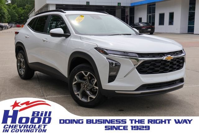 2025 Chevrolet Trax LT in Summit White — front three-quarter view